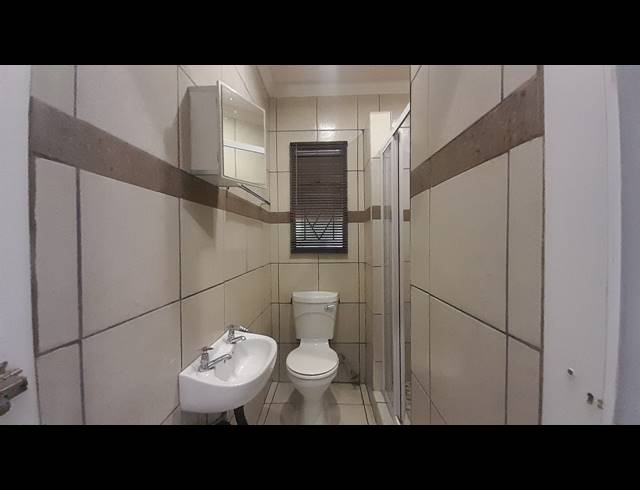 2 BEDROOM TOWNHOUSE TO LET IN THREE RIVERS